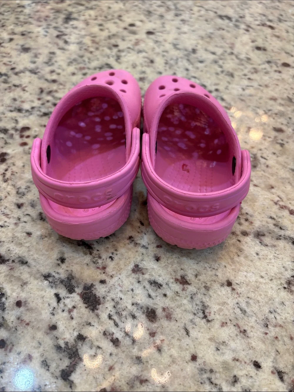 CROCS Kids Classic Clog in Bright Pink